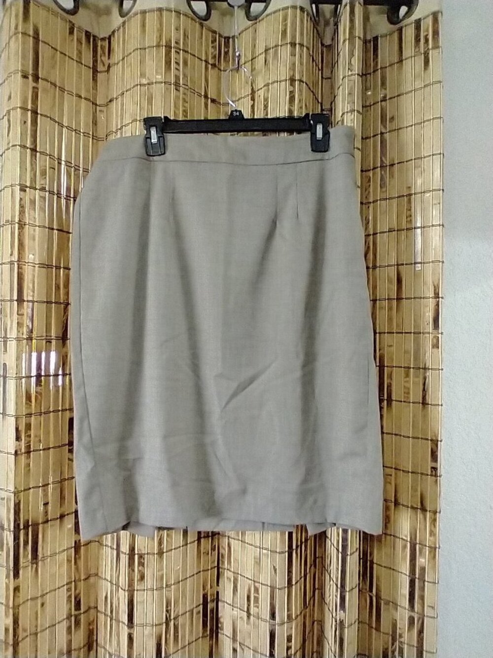 New York & Company Stretch Pencil Skirt with Front Pleat Details (Size 12)